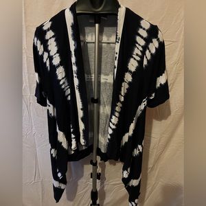 2 xl navy blue and white